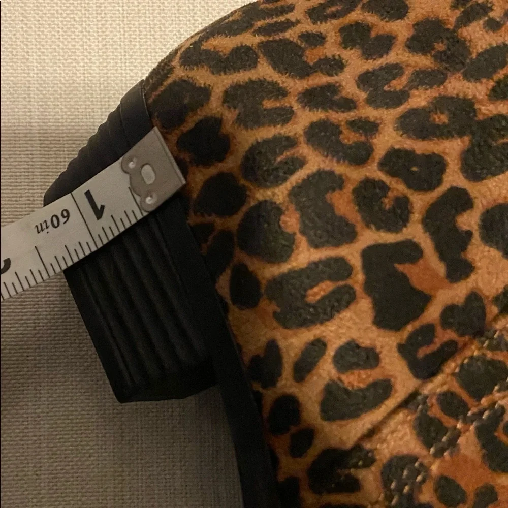 143 Girl animal print booties